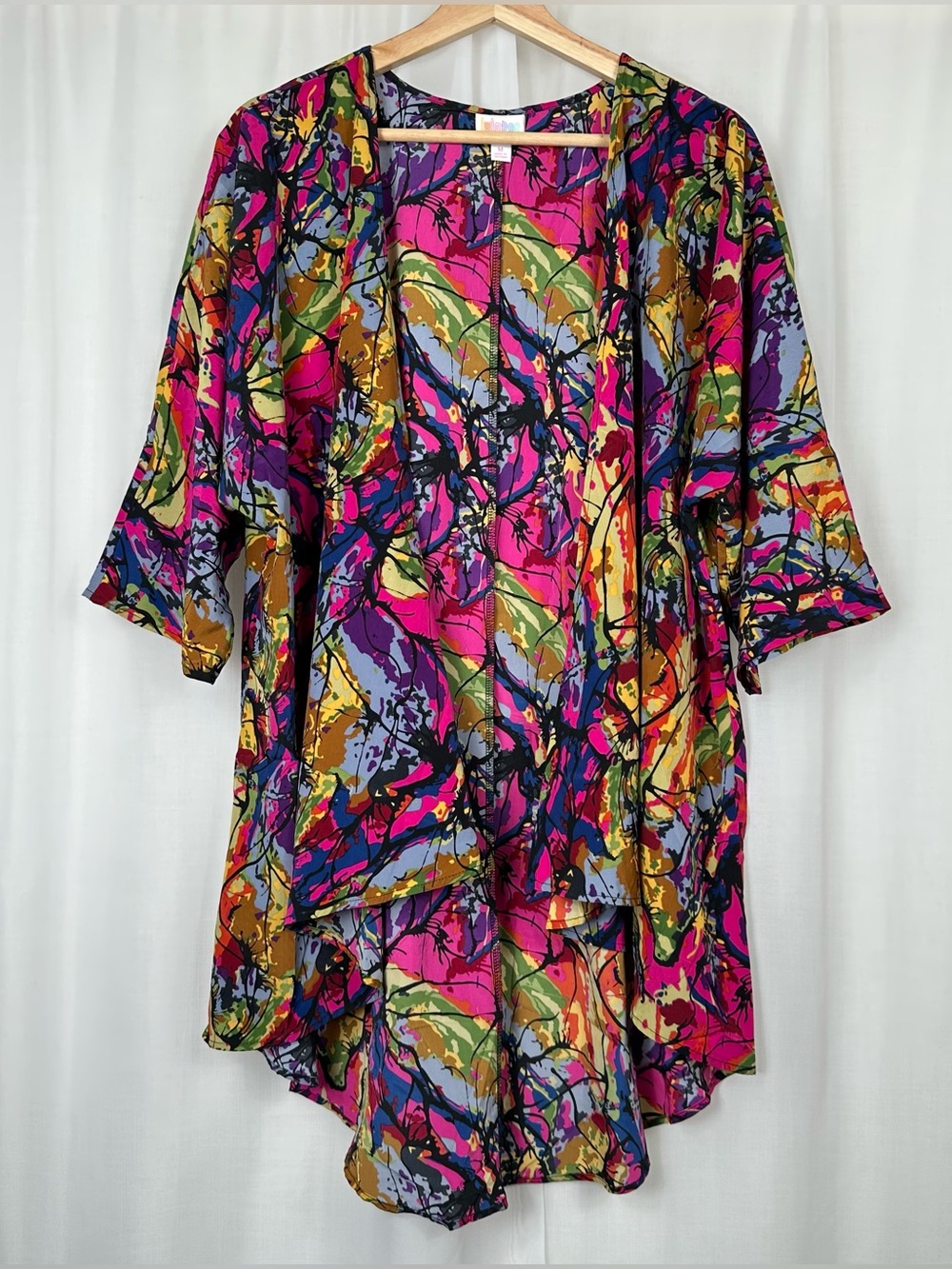 LuLaRoe Lindsay Kimono Cardigan Cover Up M Abstract Pink Purple Vibrant Colorful